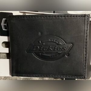 Dickies Men’s Wallet, Black Leather Billfold, Genuine Leather